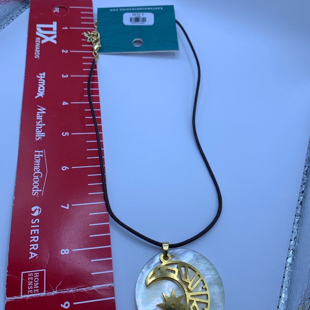 Gold Moon and Star Shell Pendant Necklace NWT - Picture 8 of 8